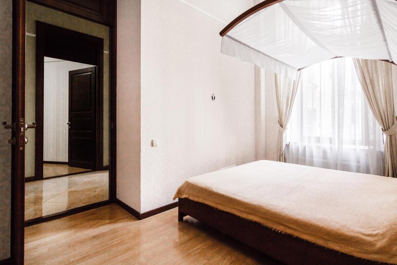 Downtown Prestige Apartment โอเดสซา ภายนอก รูปภาพ