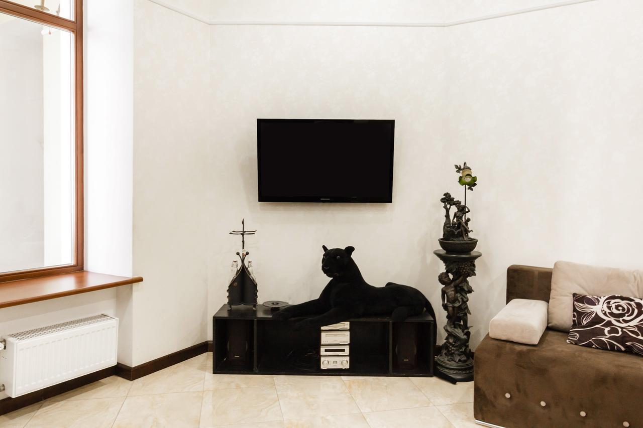 Downtown Prestige Apartment โอเดสซา ภายนอก รูปภาพ