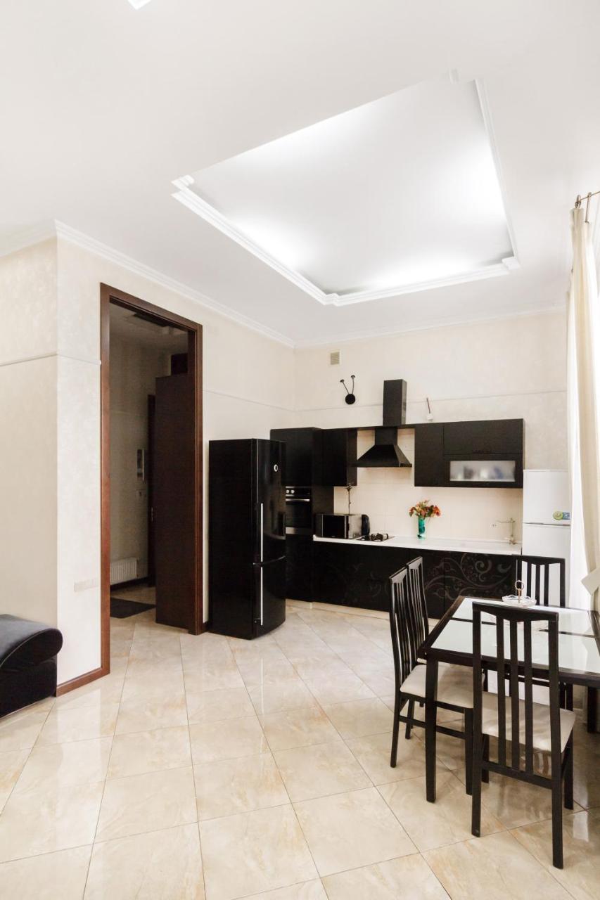 Downtown Prestige Apartment โอเดสซา ภายนอก รูปภาพ
