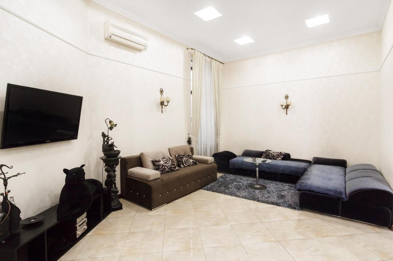 Downtown Prestige Apartment โอเดสซา ภายนอก รูปภาพ